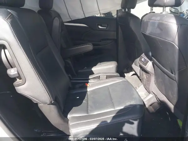 5TDJZRFH5KS618457 2019 TOYOTA HIGHLANDER - Image 8