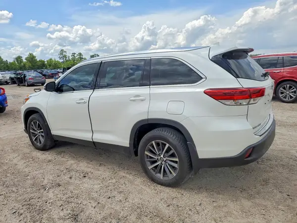 5TDJZRFH5KS625456 2019 TOYOTA HIGHLANDER - Image 2