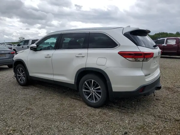 5TDJZRFH5KS625795 2019 TOYOTA HIGHLANDER - Image 2