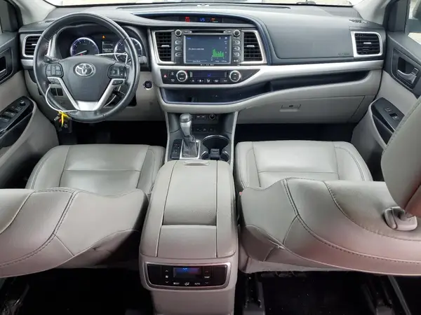 5TDJZRFH5KS625795 2019 TOYOTA HIGHLANDER - Image 8