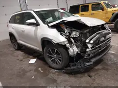 5TDJZRFH5KS626235 2019 TOYOTA HIGHLANDER