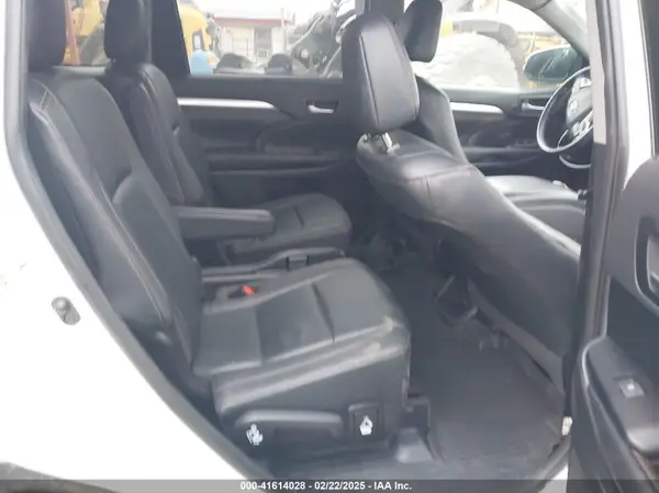 5TDJZRFH5KS628096 2019 TOYOTA HIGHLANDER - Image 8