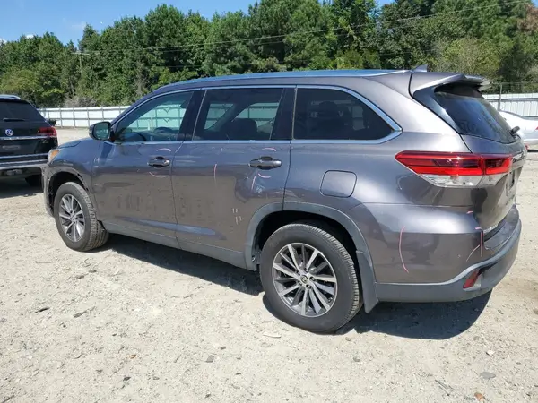 5TDJZRFH5KS629409 2019 TOYOTA HIGHLANDER - Image 2
