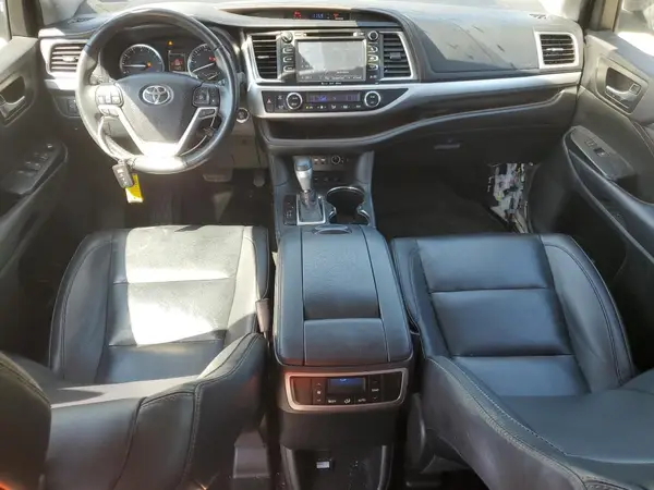 5TDJZRFH5KS629409 2019 TOYOTA HIGHLANDER - Image 8