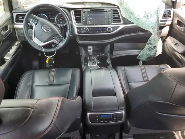 5TDJZRFH5KS704965 2019 TOYOTA HIGHLANDER - Image 8