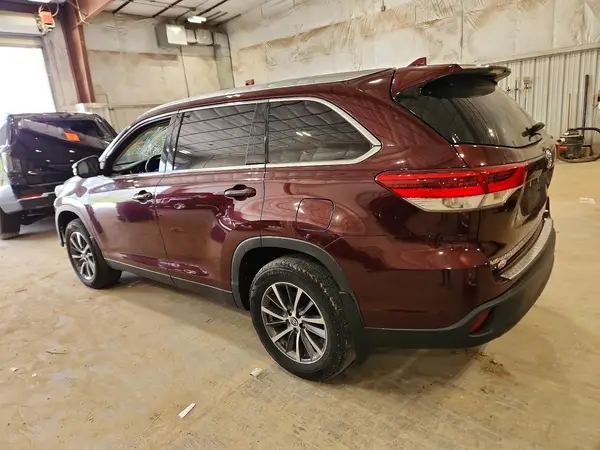 5TDJZRFH5KS712094 2019 TOYOTA HIGHLANDER - Image 2