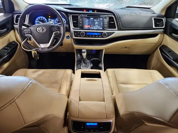 5TDJZRFH5KS712094 2019 TOYOTA HIGHLANDER - Image 8