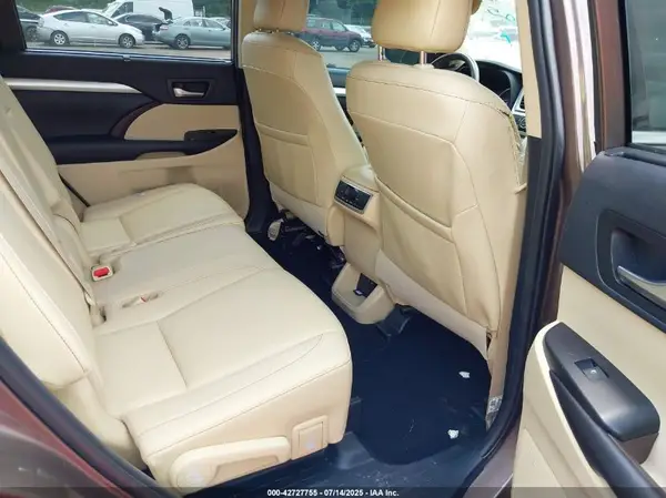 5TDJZRFH5KS716369 2019 TOYOTA HIGHLANDER - Image 8