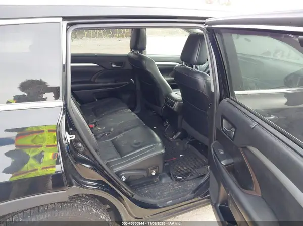 5TDJZRFH5KS717330 2019 TOYOTA HIGHLANDER - Image 8
