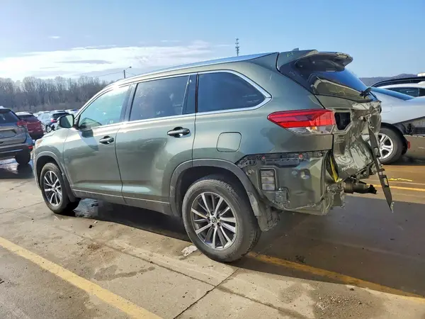 5TDJZRFH5KS720986 2019 TOYOTA HIGHLANDER - Image 2