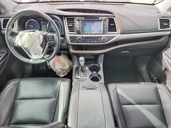 5TDJZRFH5KS725590 2019 TOYOTA HIGHLANDER - Image 8