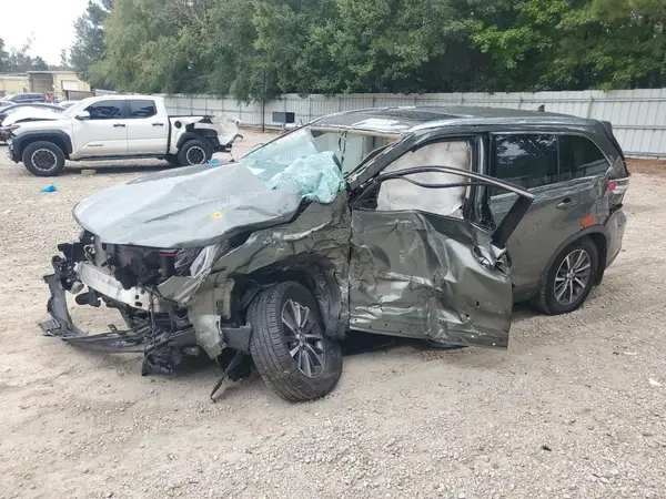 5TDJZRFH5KS736556 2019 TOYOTA HIGHLANDER - Image 1