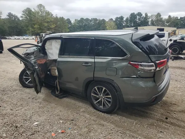 5TDJZRFH5KS736556 2019 TOYOTA HIGHLANDER - Image 2