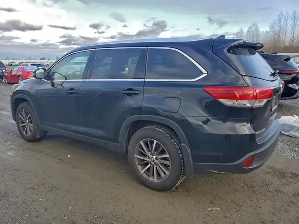 5TDJZRFH5KS747444 2019 TOYOTA HIGHLANDER - Image 2