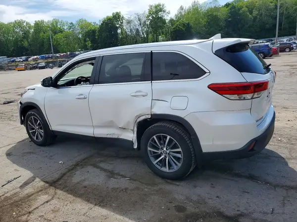 5TDJZRFH5KS924476 2019 TOYOTA HIGHLANDER - Image 2