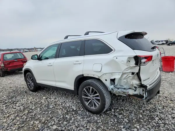 5TDJZRFH5KS924669 2019 TOYOTA HIGHLANDER - Image 2
