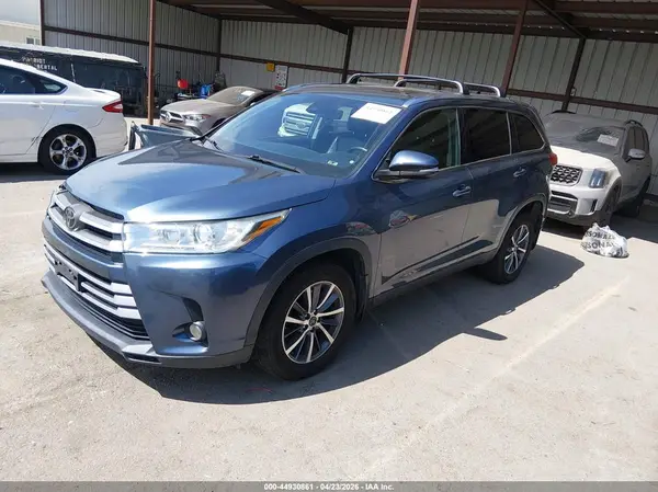 5TDJZRFH5KS924879 2019 TOYOTA HIGHLANDER - Image 2