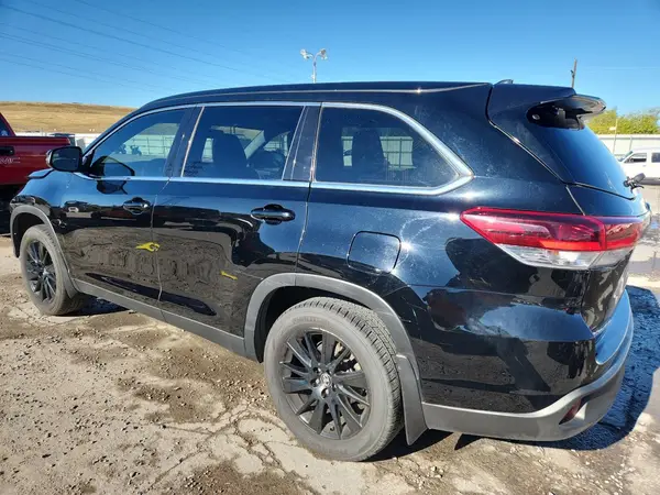 5TDJZRFH5KS925059 2019 TOYOTA HIGHLANDER - Image 2