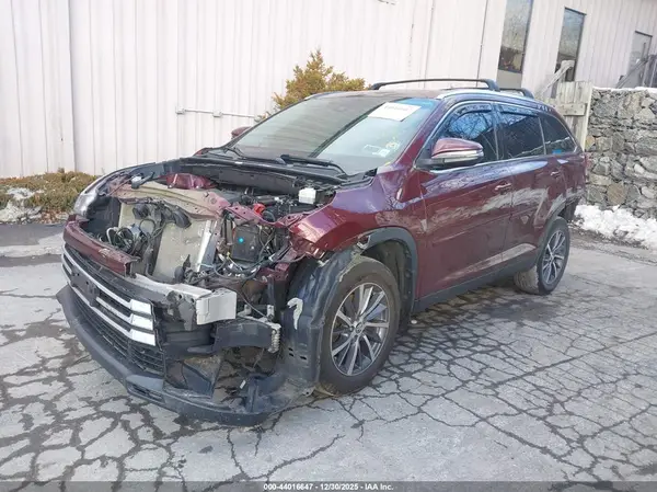 5TDJZRFH5KS927491 2019 TOYOTA HIGHLANDER - Image 2