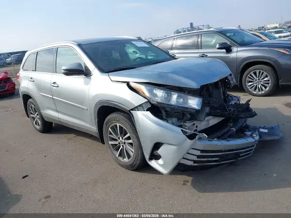 5TDJZRFH5KS930987 2019 TOYOTA HIGHLANDER - Image 1