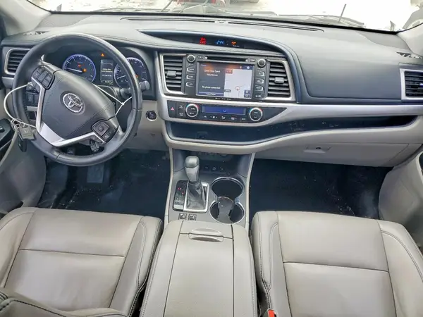 5TDJZRFH5KS935574 2019 TOYOTA HIGHLANDER - Image 8