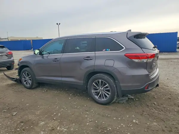 5TDJZRFH5KS942086 2019 TOYOTA HIGHLANDER - Image 2