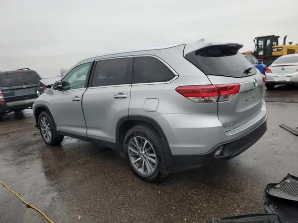 5TDJZRFH5KS948633 2019 TOYOTA HIGHLANDER - Image 2