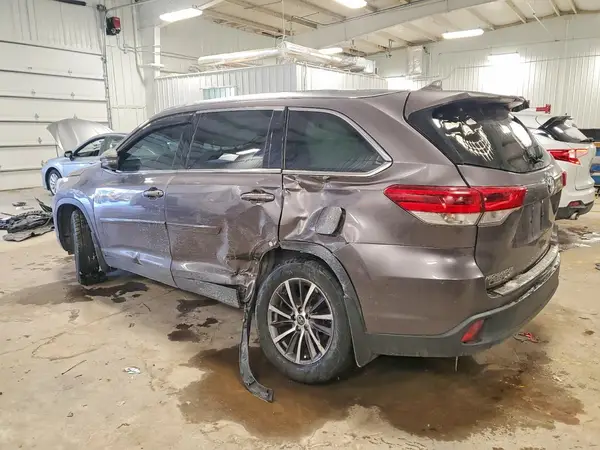 5TDJZRFH5KS950849 2019 TOYOTA HIGHLANDER - Image 2