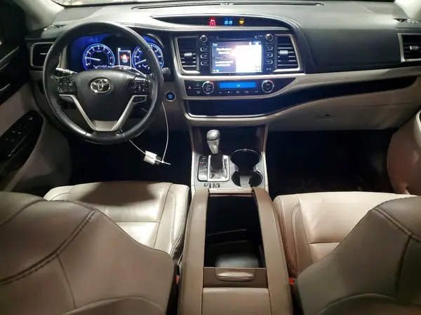 5TDJZRFH5KS950849 2019 TOYOTA HIGHLANDER - Image 8
