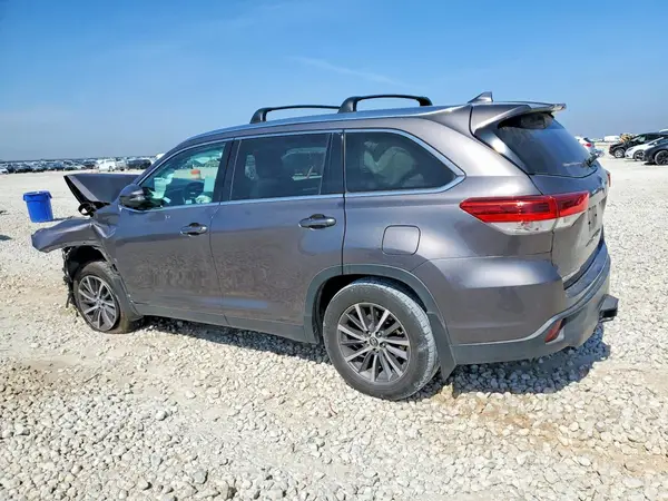 5TDJZRFH5KS955937 2019 TOYOTA HIGHLANDER - Image 2