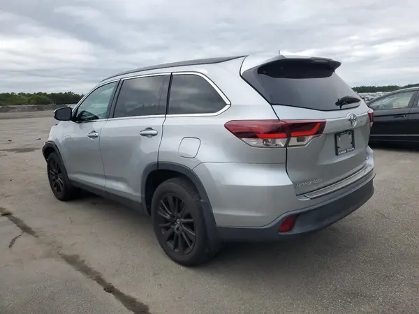 5TDJZRFH5KS956439 2019 TOYOTA HIGHLANDER - Image 2
