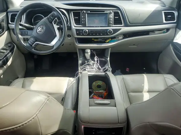 5TDJZRFH5KS959728 2019 TOYOTA HIGHLANDER - Image 8