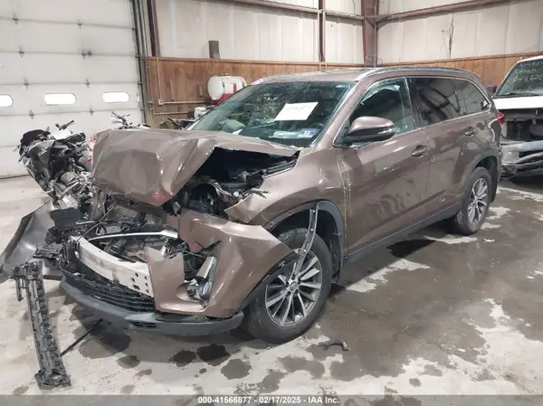 5TDJZRFH5KS973127 2019 TOYOTA HIGHLANDER - Image 2