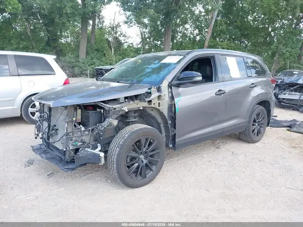 5TDJZRFH5KS973435 2019 TOYOTA HIGHLANDER - Image 2