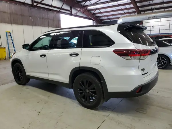5TDJZRFH5KS976013 2019 TOYOTA HIGHLANDER - Image 2
