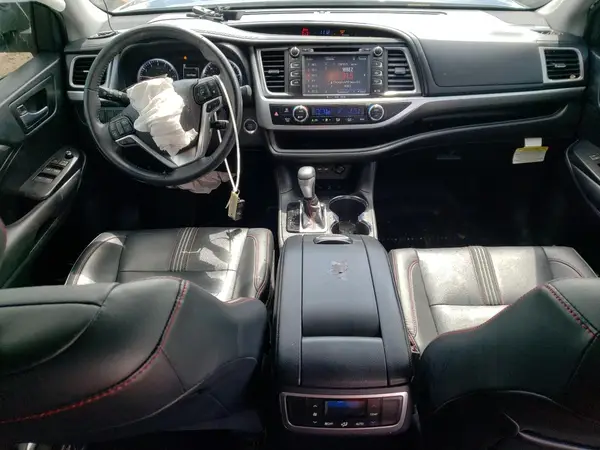 5TDJZRFH5KS978649 2019 TOYOTA HIGHLANDER - Image 8