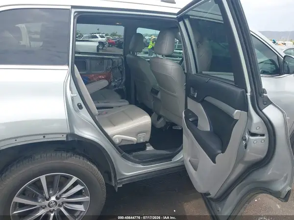 5TDJZRFH5KS981499 2019 TOYOTA HIGHLANDER - Image 8