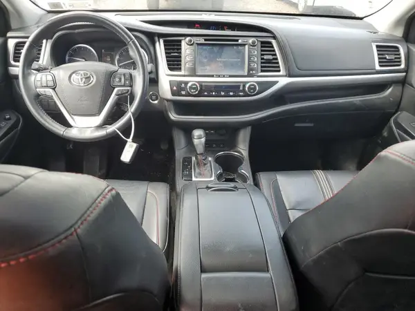 5TDJZRFH5KS985259 2019 TOYOTA HIGHLANDER - Image 8