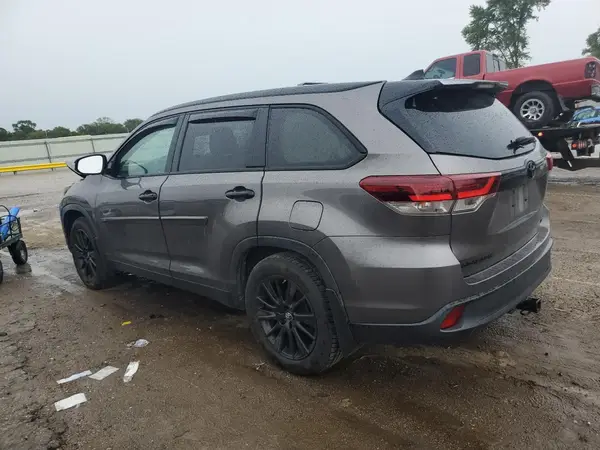 5TDJZRFH5KS989828 2019 TOYOTA HIGHLANDER - Image 2