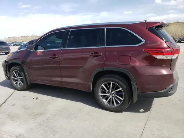 5TDJZRFH6HS364864 2017 TOYOTA HIGHLANDER - Image 2