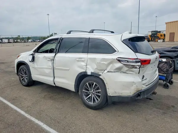5TDJZRFH6HS365304 2017 TOYOTA HIGHLANDER - Image 2