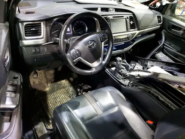 5TDJZRFH6HS369837 2017 TOYOTA HIGHLANDER - Image 8