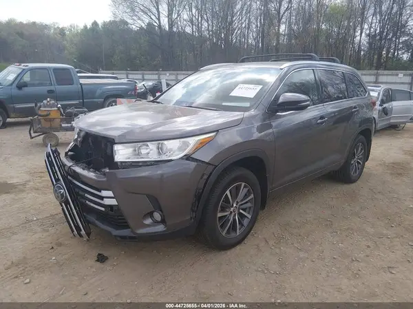5TDJZRFH6HS370051 2017 TOYOTA HIGHLANDER - Image 2