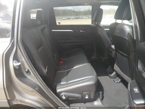 5TDJZRFH6HS370051 2017 TOYOTA HIGHLANDER - Image 8