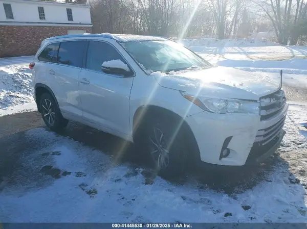 5TDJZRFH6HS372754 2017 TOYOTA HIGHLANDER - Image 1