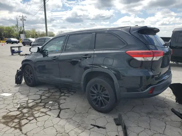 5TDJZRFH6HS374570 2017 TOYOTA HIGHLANDER - Image 2