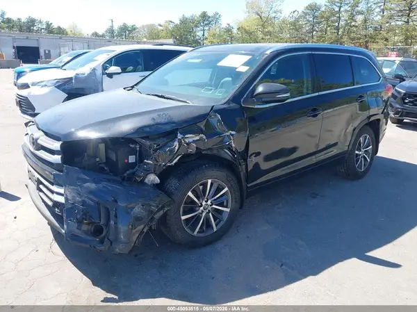 5TDJZRFH6HS375024 2017 TOYOTA HIGHLANDER - Image 2