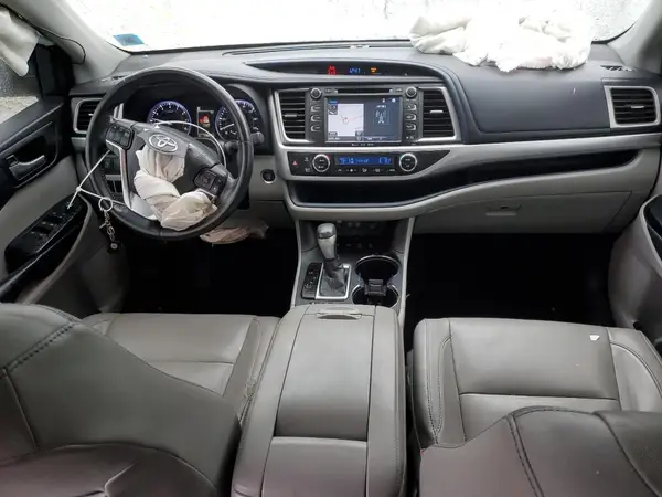 5TDJZRFH6HS378408 2017 TOYOTA HIGHLANDER - Image 8