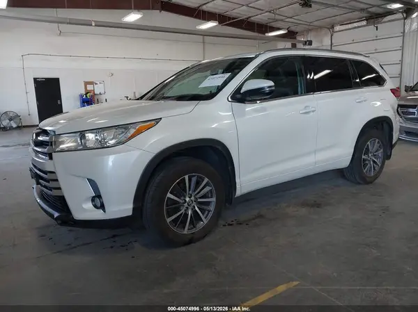 5TDJZRFH6HS393281 2017 TOYOTA HIGHLANDER - Image 2