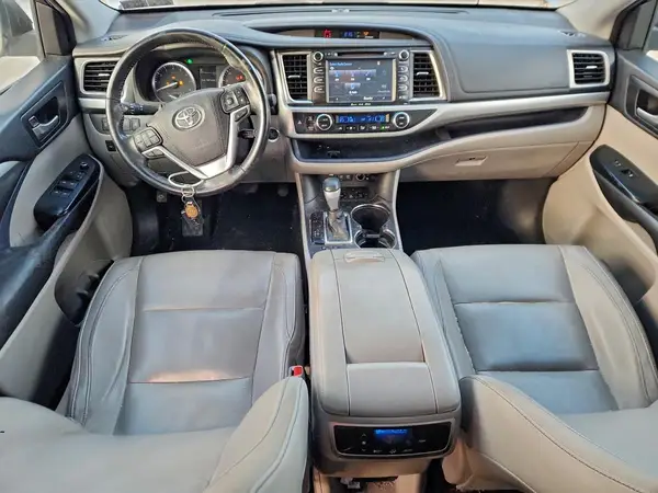 5TDJZRFH6HS395158 2017 TOYOTA HIGHLANDER - Image 8